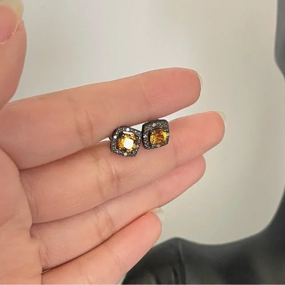 Small rectangular sterling silver dark color amber studs - Picture 2 of 6